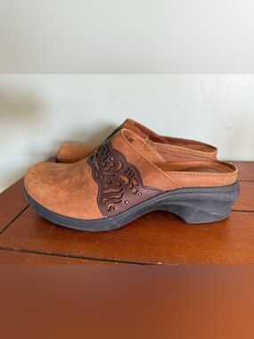 Ariat Women’s Warm Brown Leather Western Tambour Slip On Mules Clogs Size 7